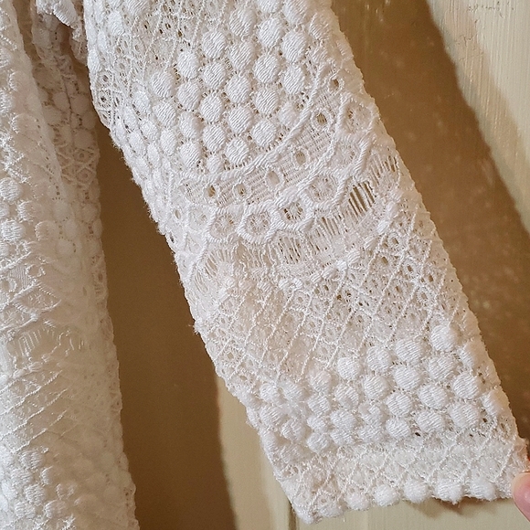 C.D. Petites White Lace Blouse - Picture 4 of 9